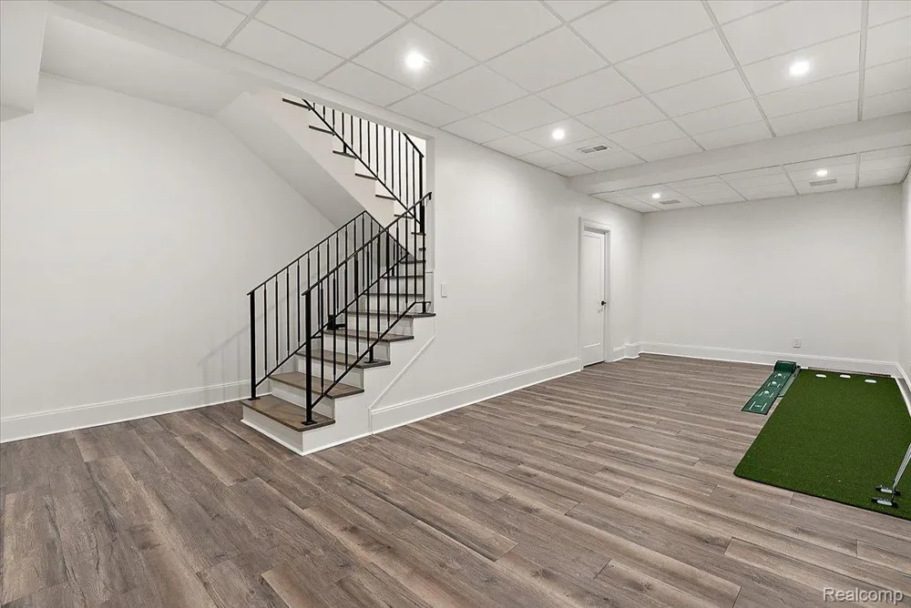 1099 Glenhurst Drive Birmingham City, MI 48009