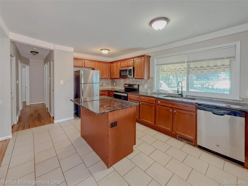 34227 Florence Street Westland City, MI 48185