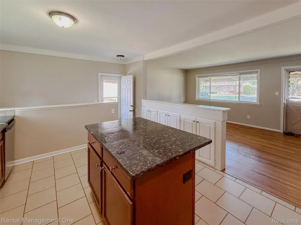 34227 Florence Street Westland City, MI 48185
