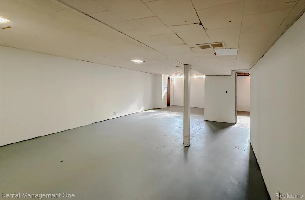 34227 Florence Street Westland City, MI 48185