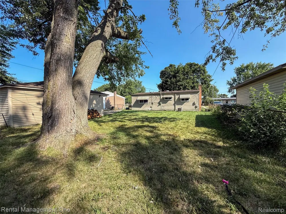 34227 Florence Street Westland City, MI 48185