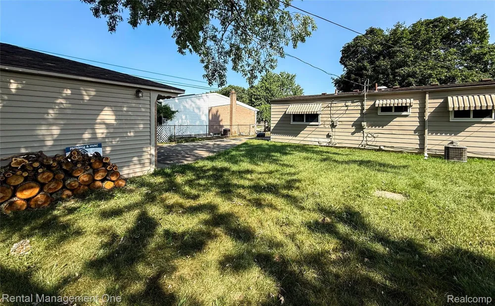 34227 Florence Street Westland City, MI 48185