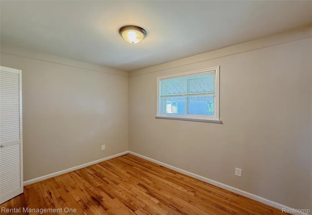 34227 Florence Street Westland City, MI 48185