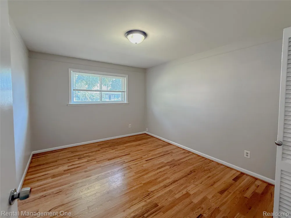 34227 Florence Street Westland City, MI 48185