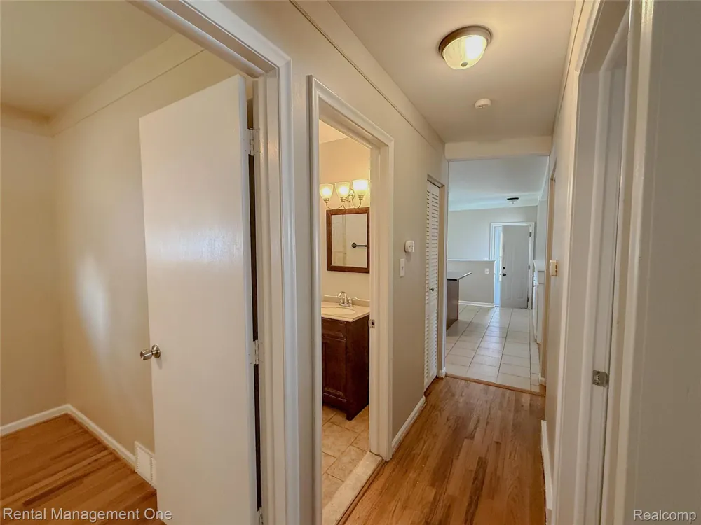 34227 Florence Street Westland City, MI 48185