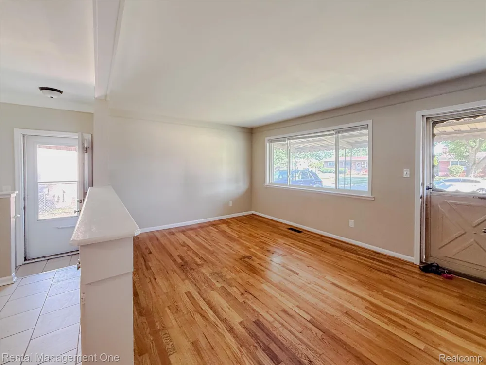 34227 Florence Street Westland City, MI 48185