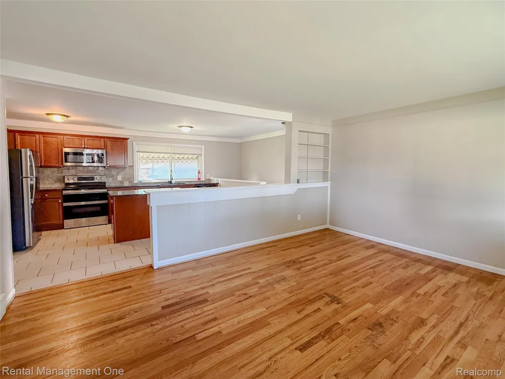 34227 Florence Street Westland City, MI 48185