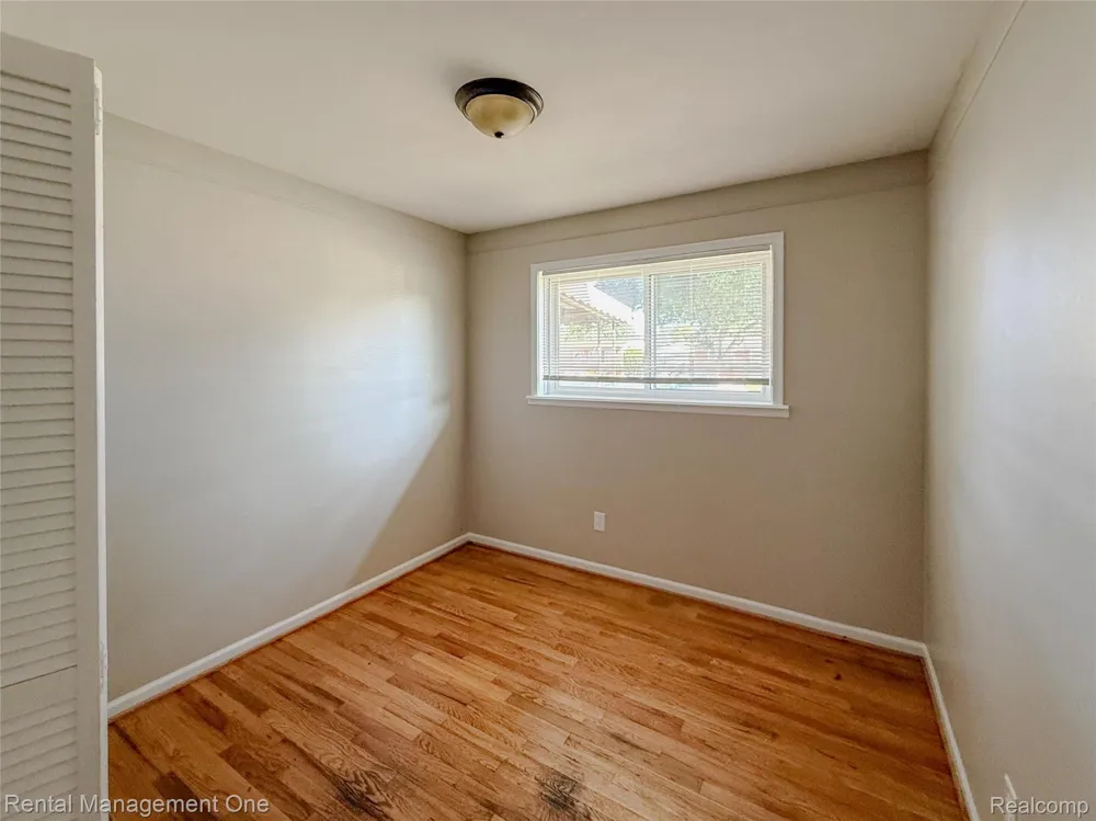 34227 Florence Street Westland City, MI 48185