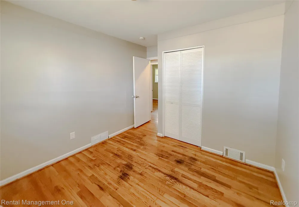 34227 Florence Street Westland City, MI 48185