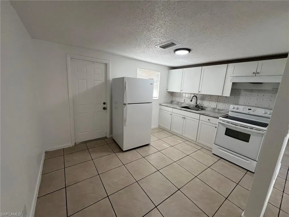 286 Lowell Avenue #286 North Fort Myers, FL 33917