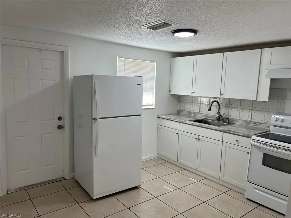 286 Lowell Avenue #286 North Fort Myers, FL 33917