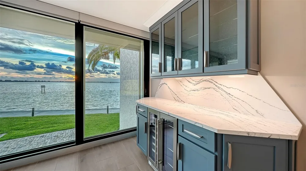 101 SUNSET DRIVE #103 Sarasota, FL 34236