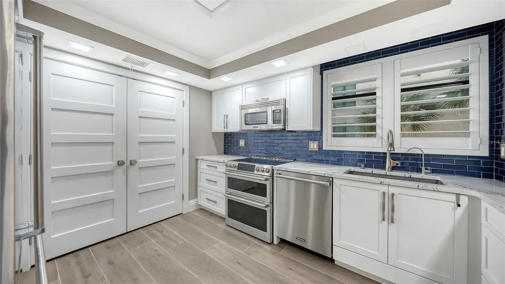 101 SUNSET DRIVE #103 Sarasota, FL 34236