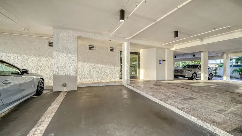 101 SUNSET DRIVE #103 Sarasota, FL 34236