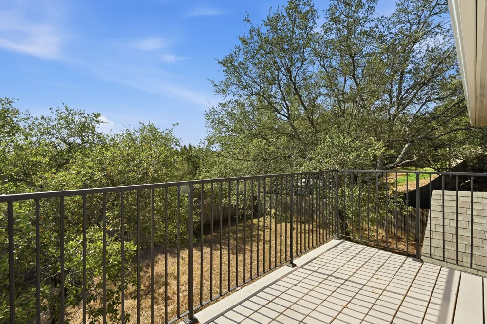 22407 Briarcliff Drive Spicewood, TX 78669