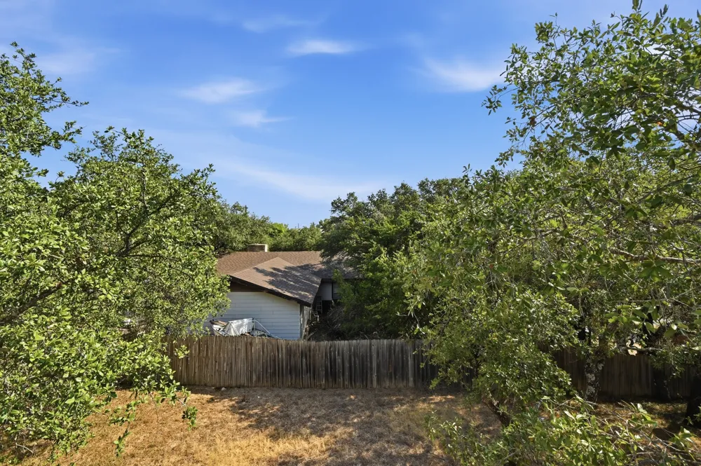 22407 Briarcliff Drive Spicewood, TX 78669