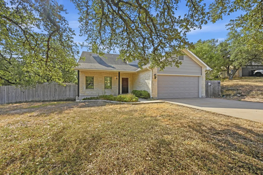 22407 Briarcliff Drive Spicewood, TX 78669