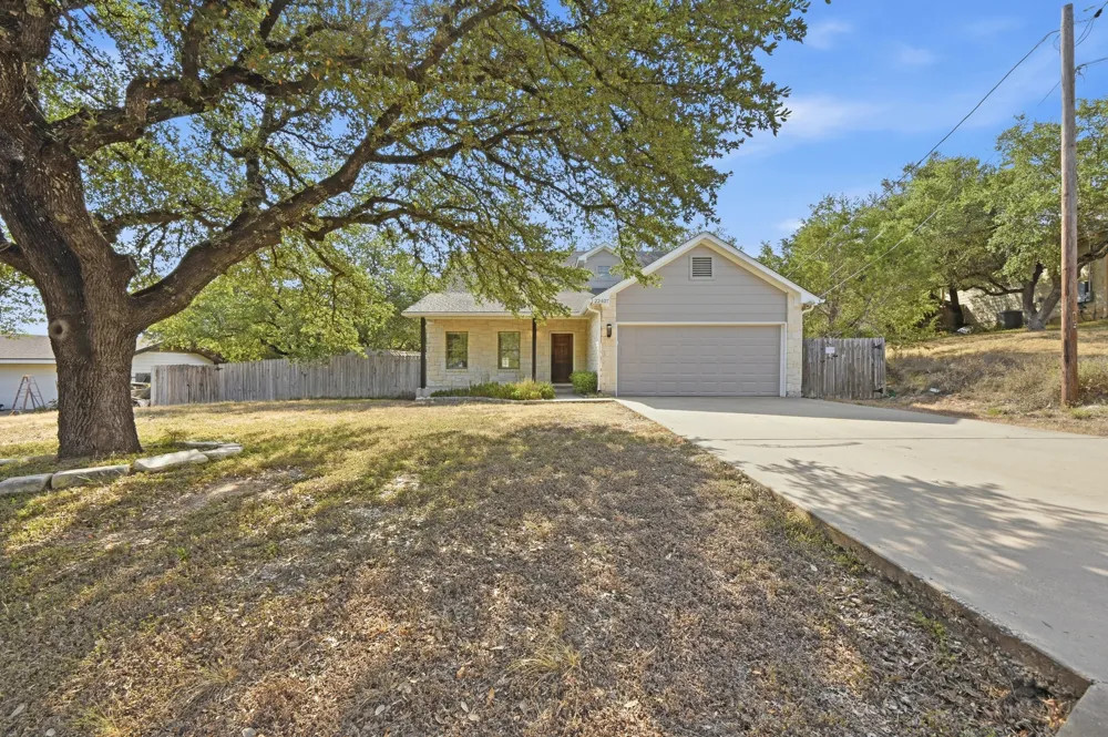 22407 Briarcliff Drive Spicewood, TX 78669