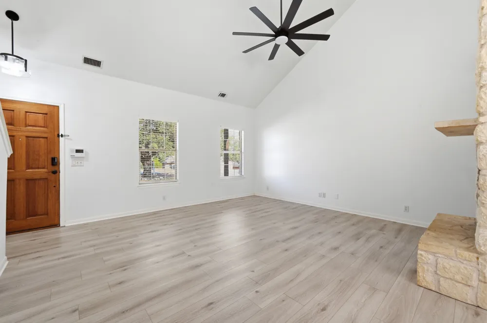 22407 Briarcliff Drive Spicewood, TX 78669