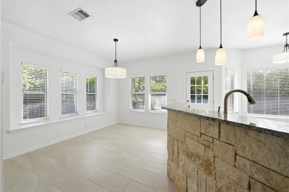 22407 Briarcliff Drive Spicewood, TX 78669