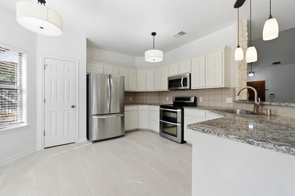22407 Briarcliff Drive Spicewood, TX 78669