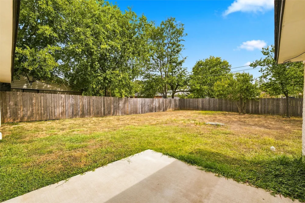 1113 Victoria Street Bellmead, TX 76705