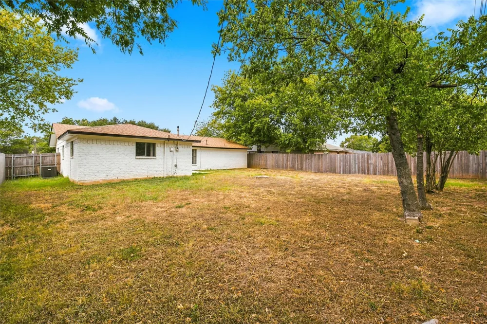 1113 Victoria Street Bellmead, TX 76705