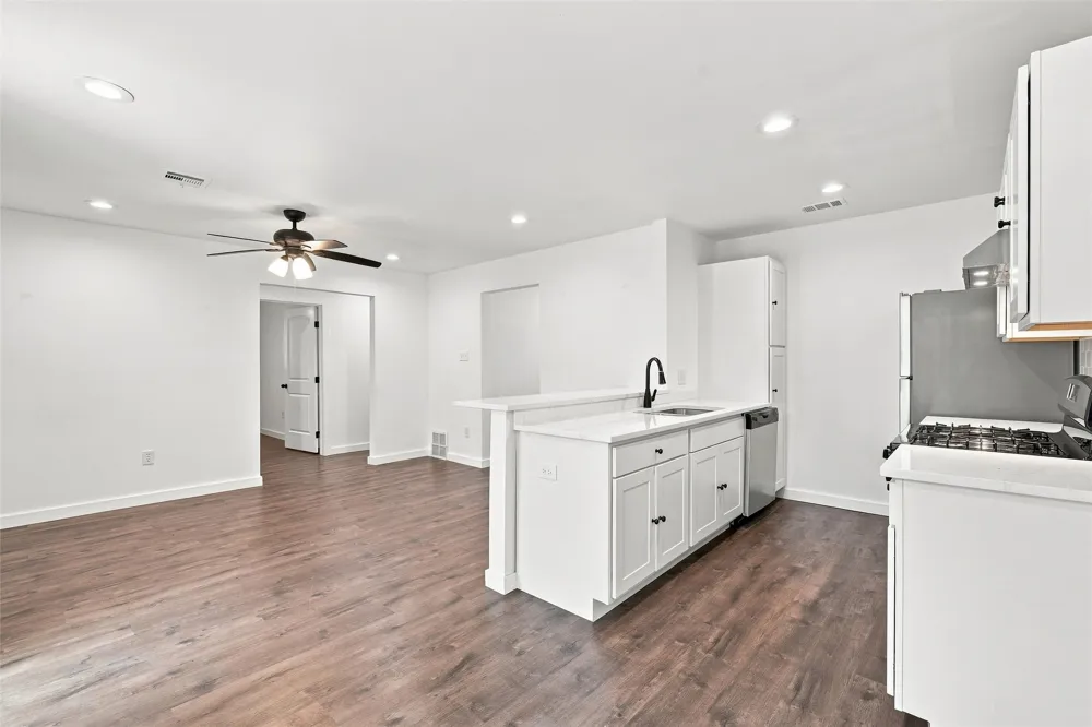 1113 Victoria Street Bellmead, TX 76705