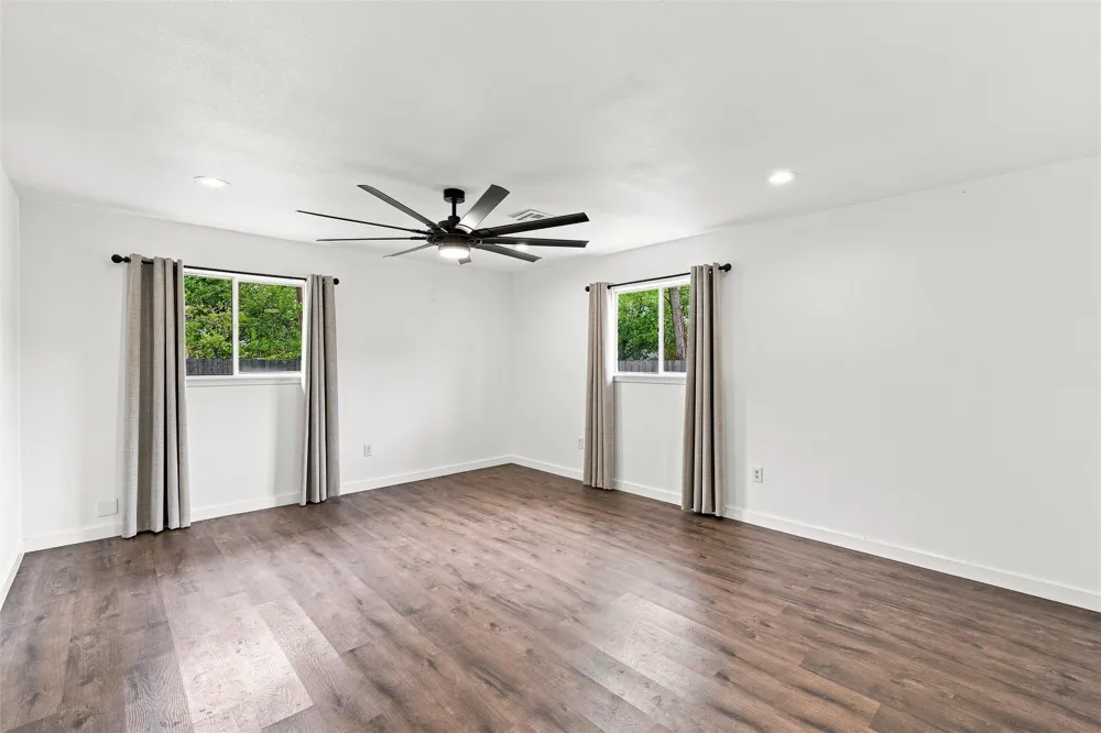 1113 Victoria Street Bellmead, TX 76705