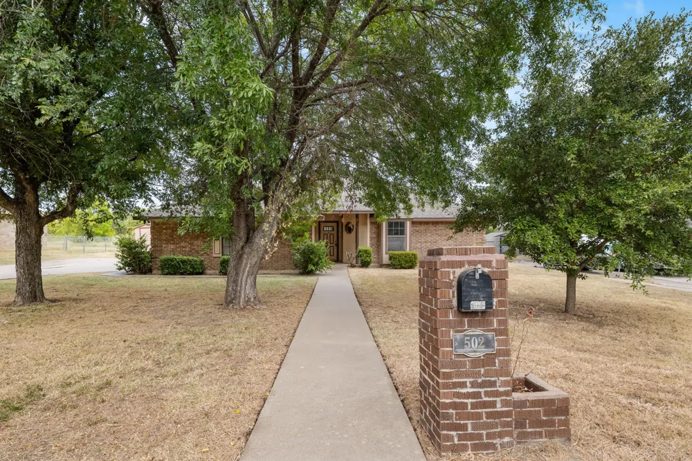 502 Celeste Drive Robinson, TX 76706
