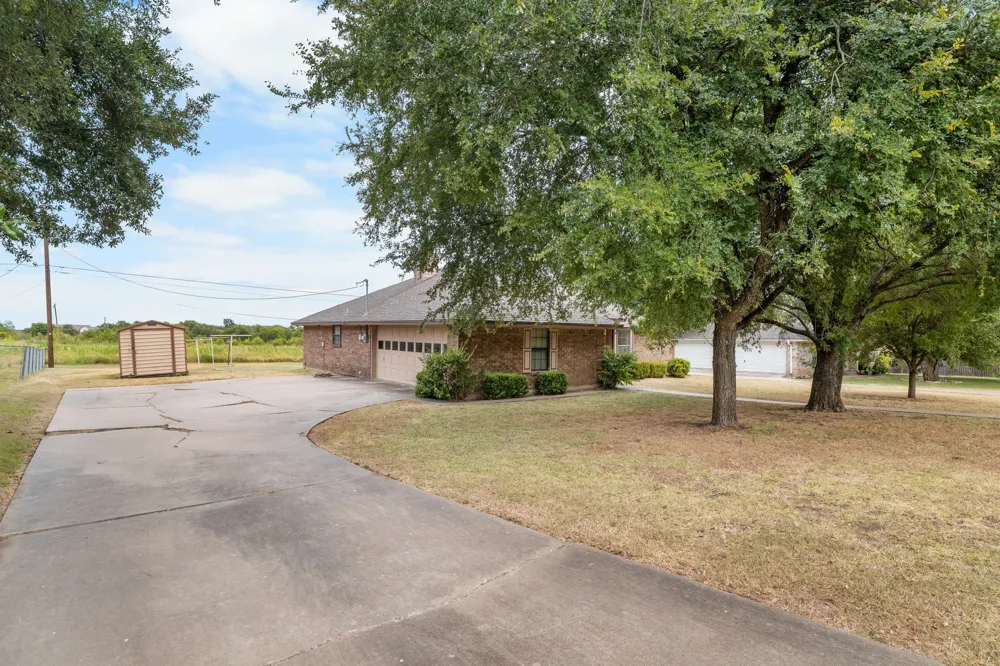 502 Celeste Drive Robinson, TX 76706