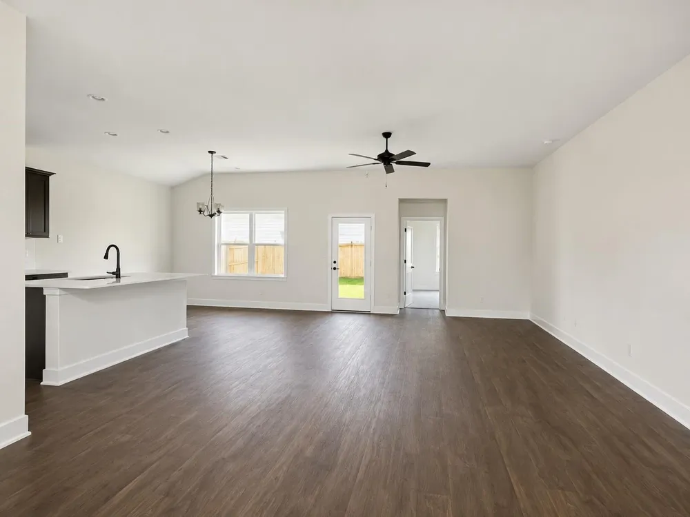 2217 S Post Oak Circle S Dayton, TX 77535