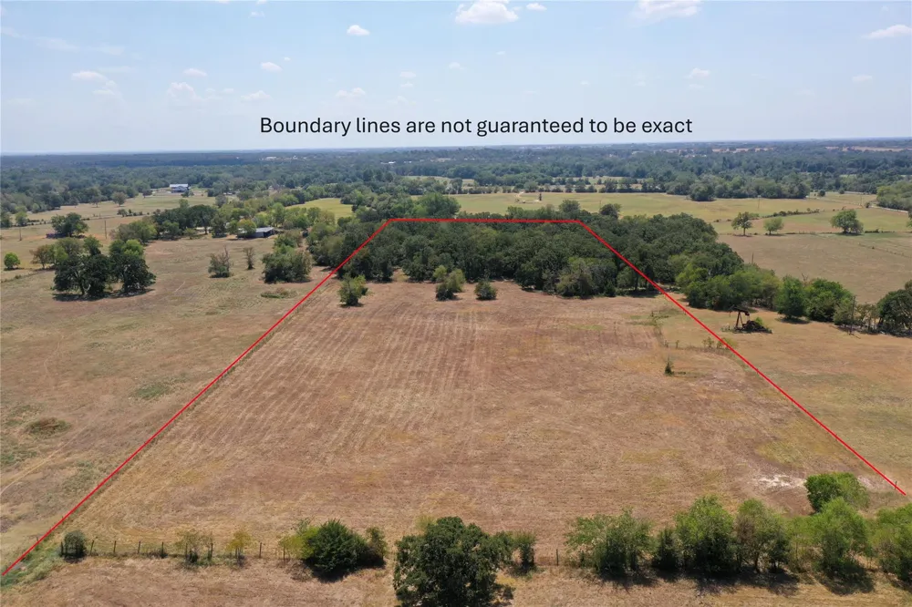 14 Halliday Lane Madisonville, TX 77864