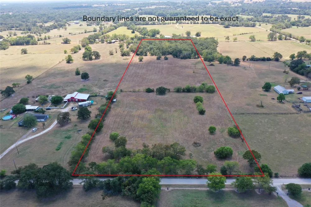 14 Halliday Lane Madisonville, TX 77864