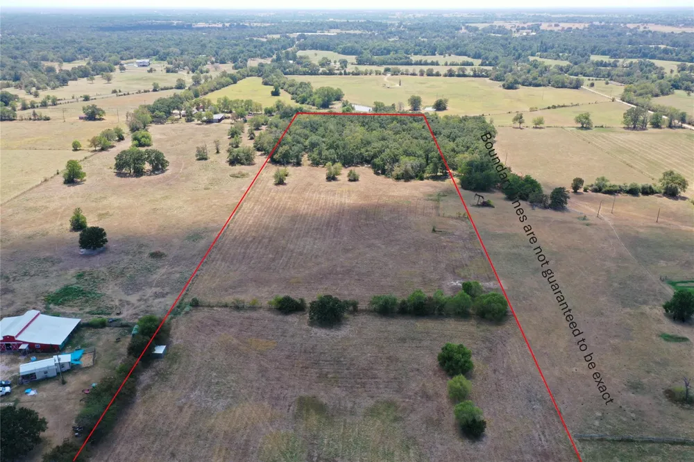 14 Halliday Lane Madisonville, TX 77864