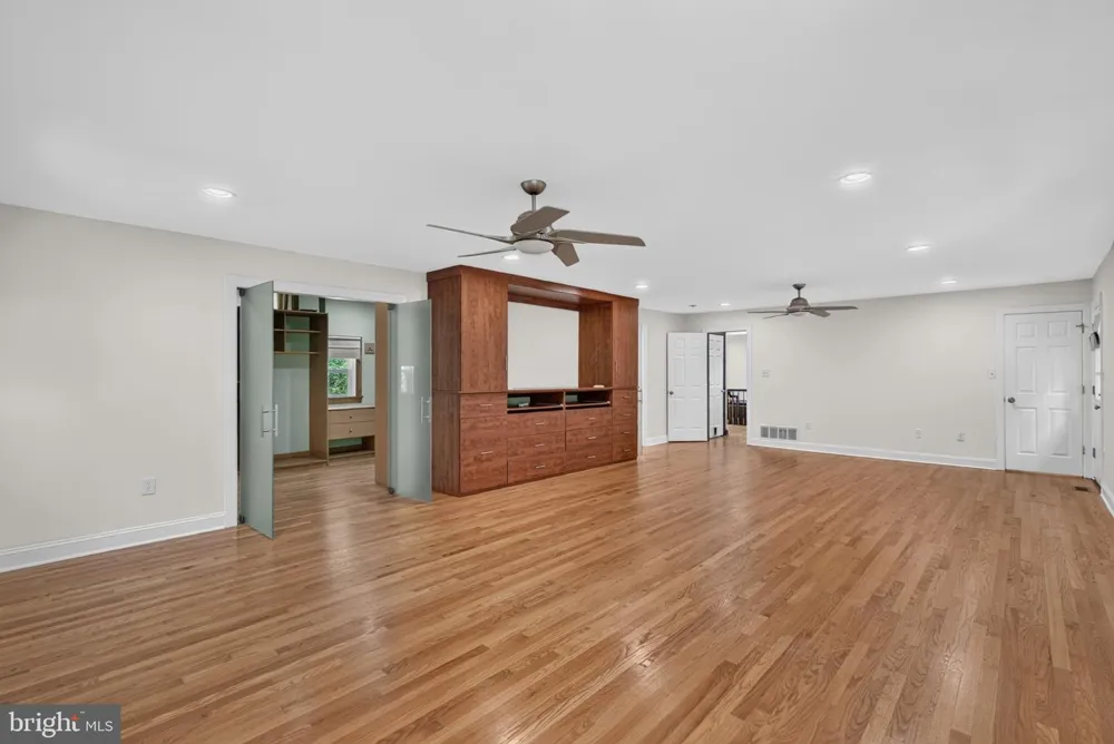 427 UPPER PIKE CREEK ROAD Newark, DE 19711
