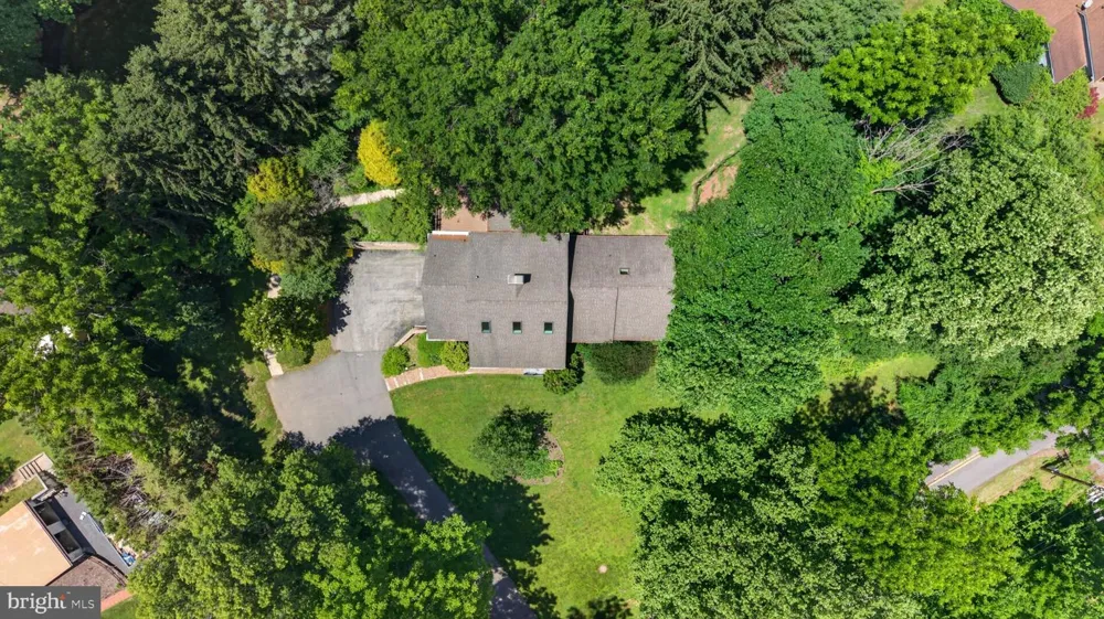 427 UPPER PIKE CREEK ROAD Newark, DE 19711