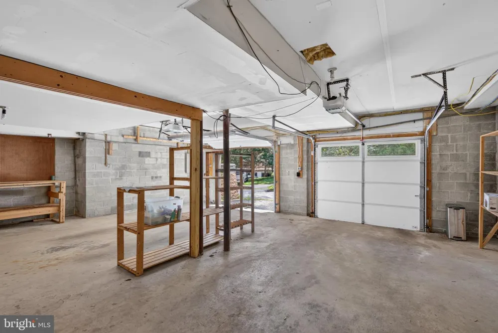 427 UPPER PIKE CREEK ROAD Newark, DE 19711