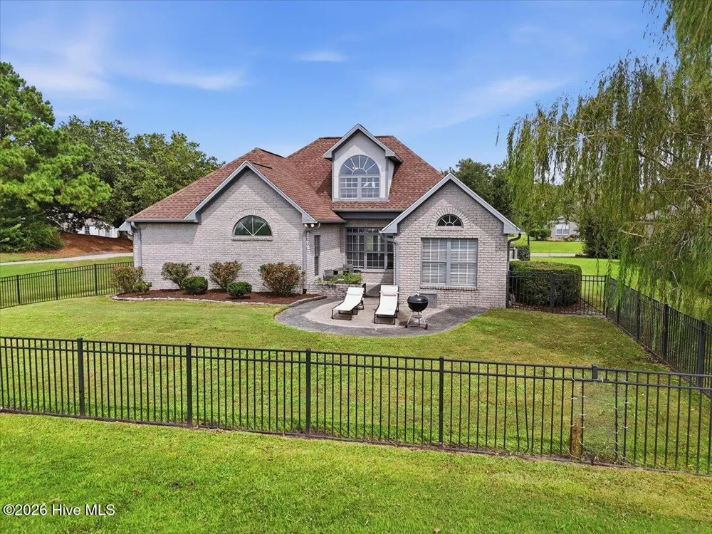 38 Castle Bay Drive Hampstead, NC 28443