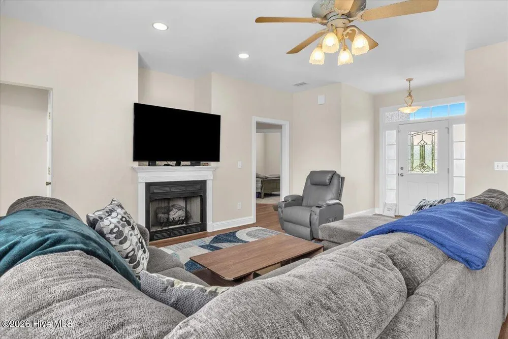 38 Castle Bay Drive Hampstead, NC 28443
