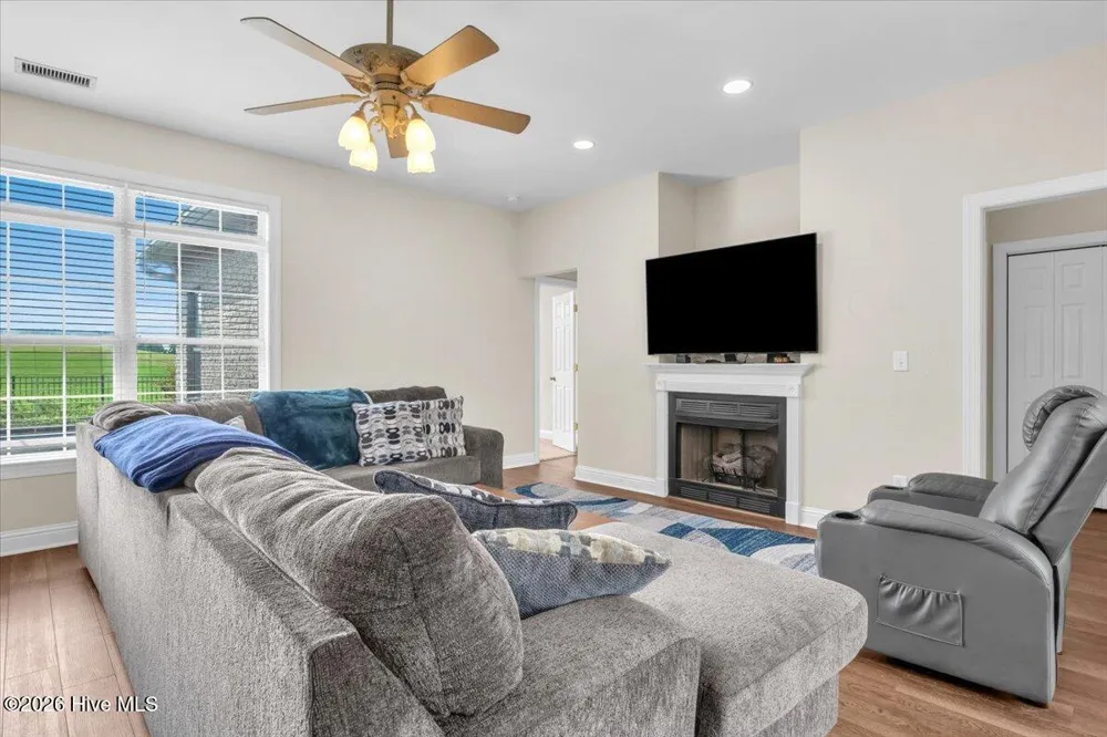 38 Castle Bay Drive Hampstead, NC 28443