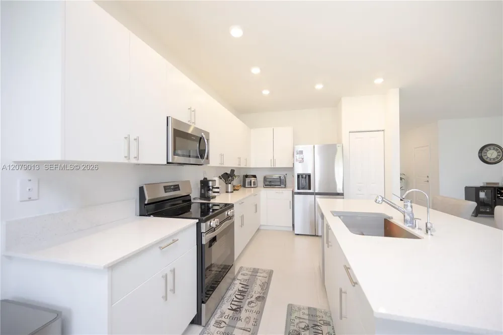 13609 SW 185th Ln Miami, FL 33177