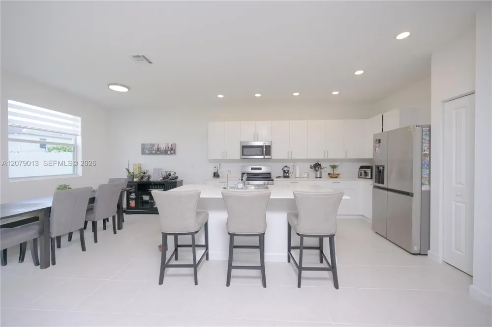 13609 SW 185th Ln Miami, FL 33177