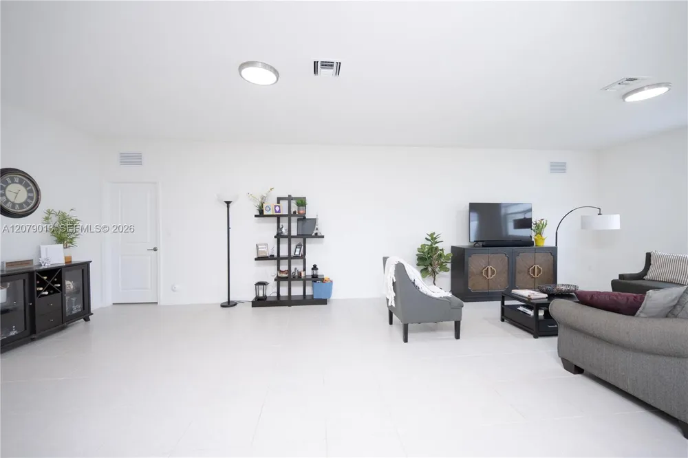 13609 SW 185th Ln Miami, FL 33177