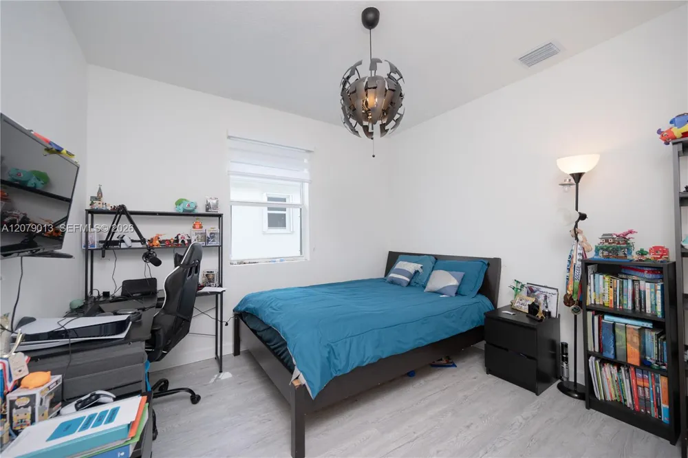 13609 SW 185th Ln Miami, FL 33177