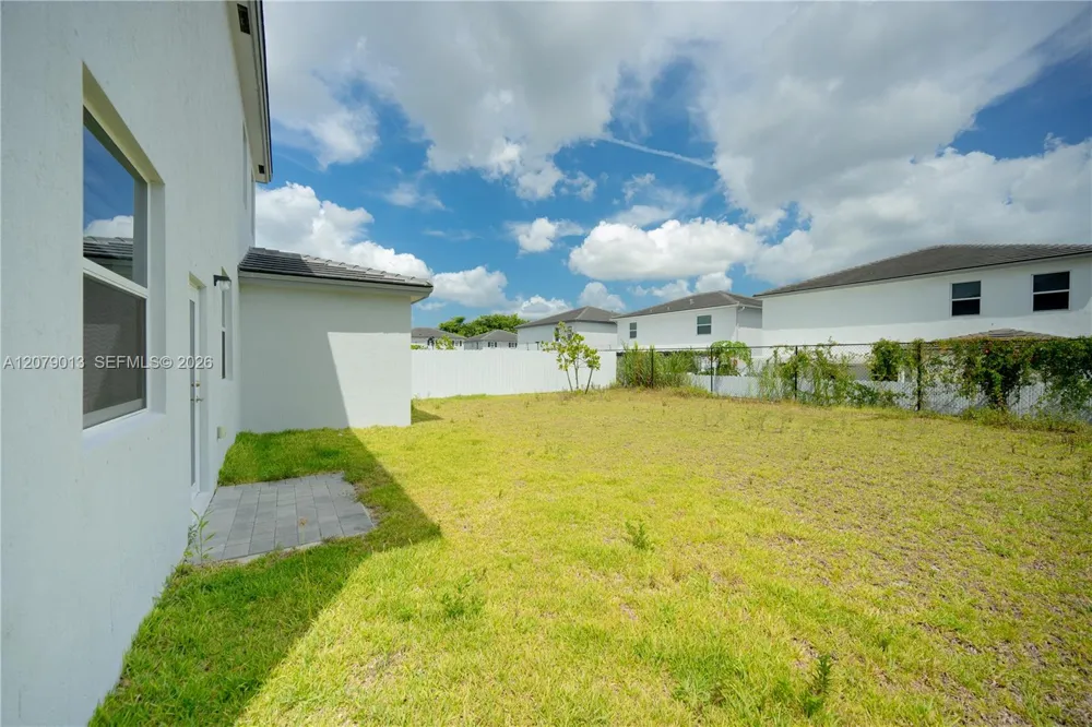 13609 SW 185th Ln Miami, FL 33177