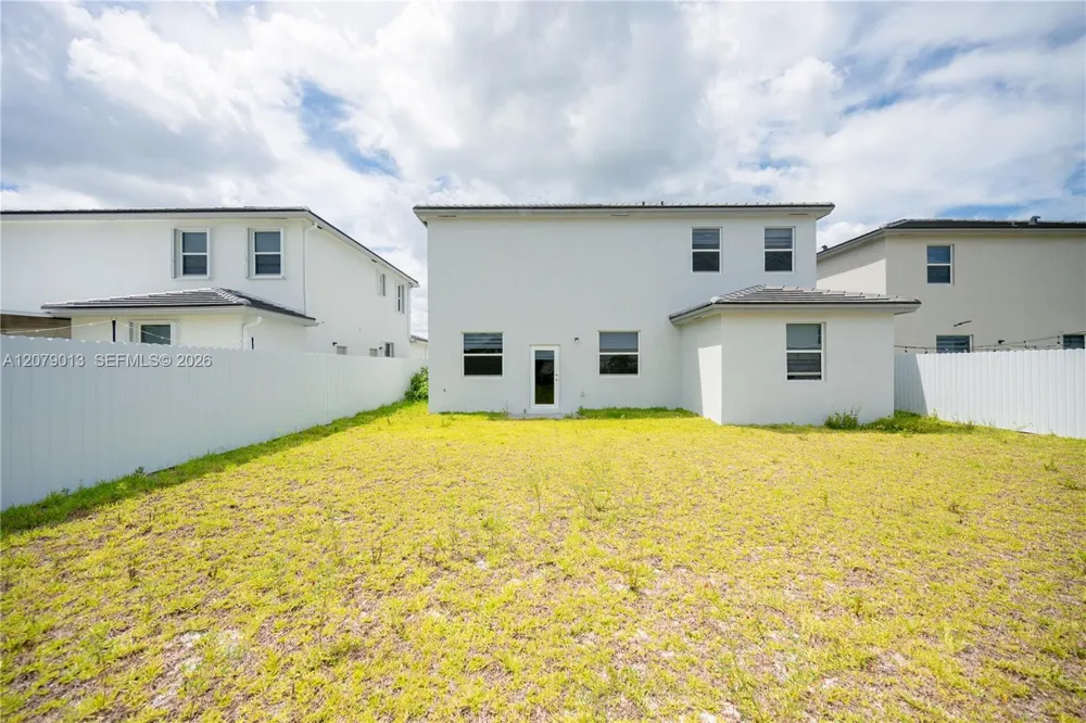 13609 SW 185th Ln Miami, FL 33177