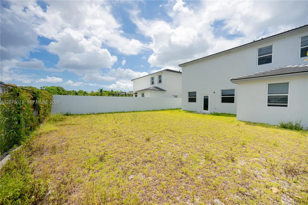 13609 SW 185th Ln Miami, FL 33177