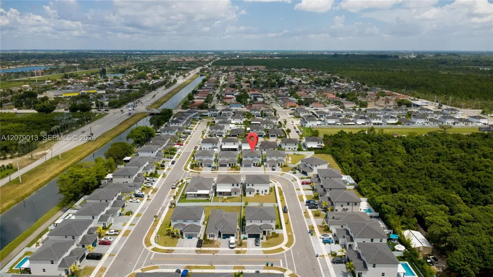 13609 SW 185th Ln Miami, FL 33177