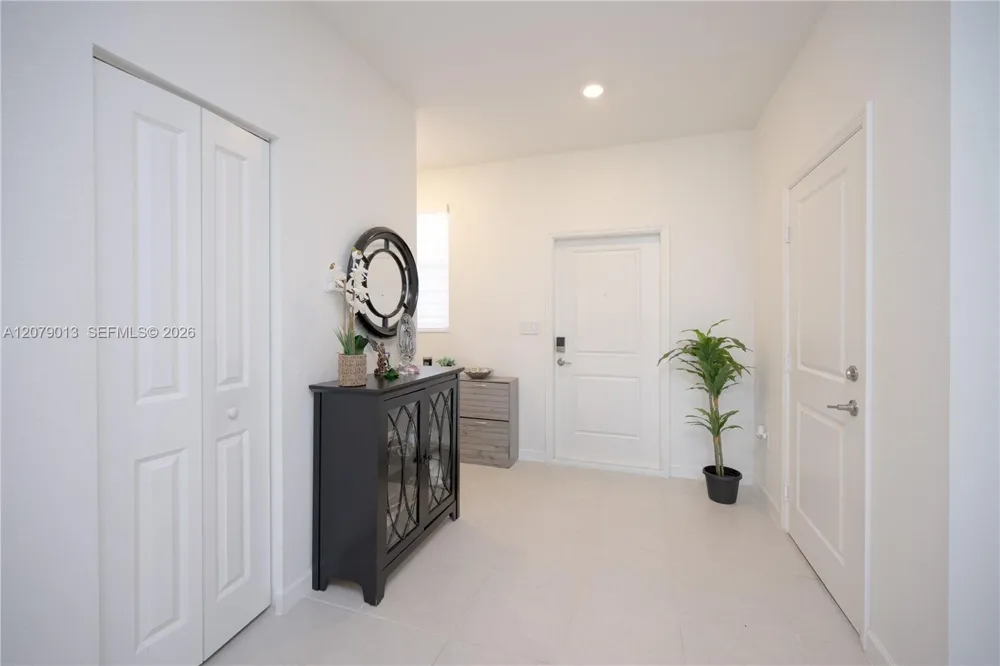 13609 SW 185th Ln Miami, FL 33177